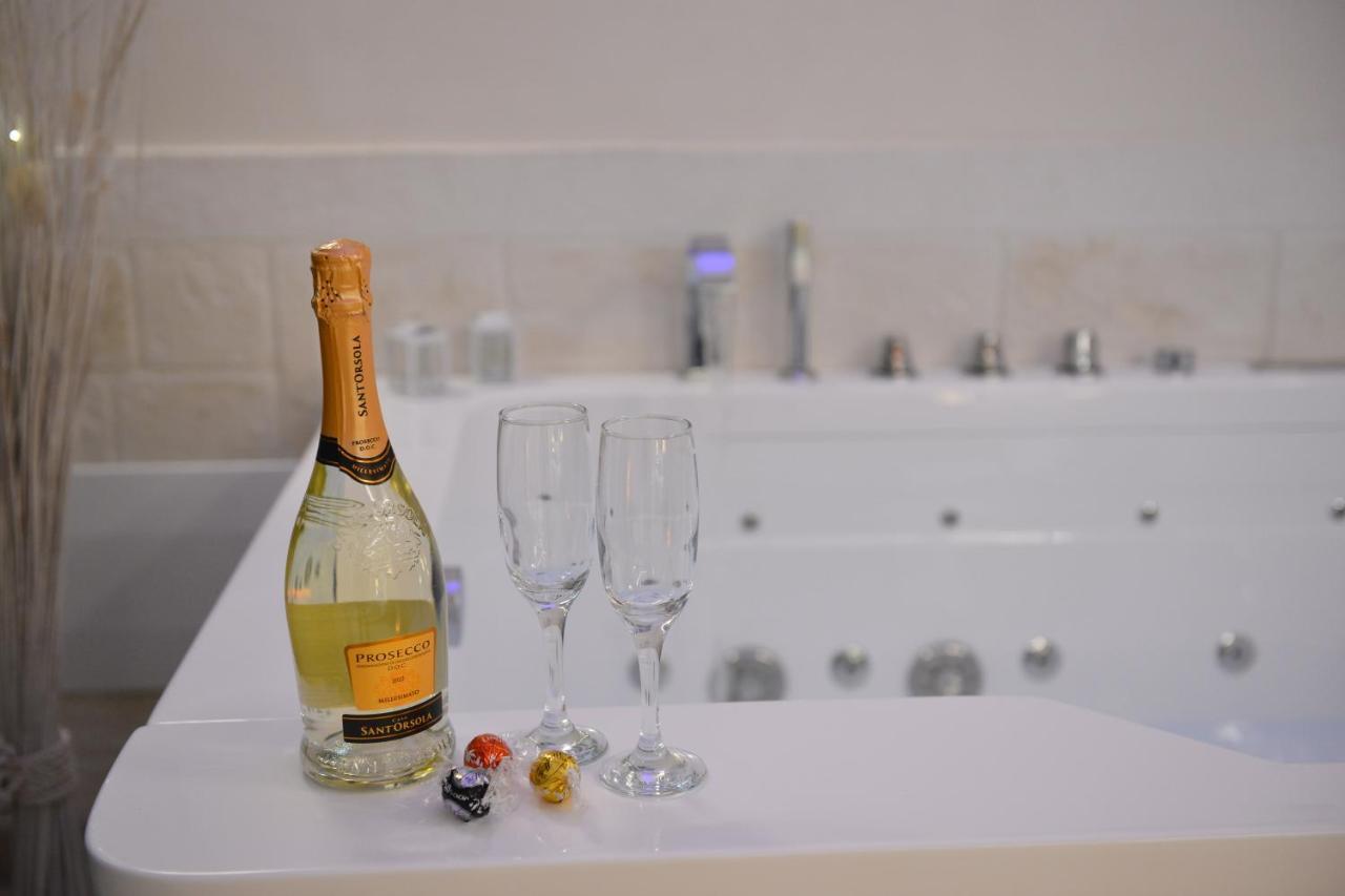 Suite Laurel Spa Con Idromassaggio Fasano Kültér fotó